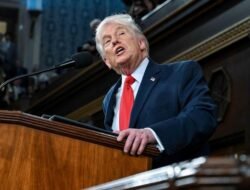 Trump Peringatkan Korban AS Setelah Serangan ke Iran, Klaim Misi Mulia