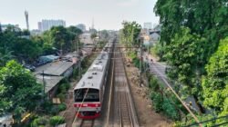 KRL Bogor-Jakarta Kota Terhambat, Penumpang Ambruk karena Masalah Rel di Stasiun Bogor-Cilebut