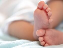 Momen Bayi Ikut Dievakuasi Pasca RS di Iran Dihantam Serangan Israel: Dampak pada Kesehatan dan Evakuasi Darurat