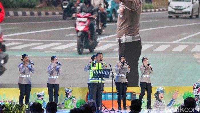 Kakorlantas Dukung Kebahagiaan Mudik dengan Lagu 'Mudik Tertib, Ojo Kesusu'