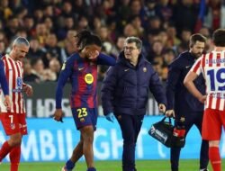 “Flick Murka Lihat Pemainnya Bertumbangan: Tragedi Tak Terduga di Lapangan!”