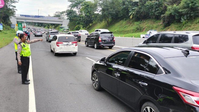 [Gagal Jaga Jarak Aman? 3 Detik Bisa Selamatkan Hidup Anda! ]