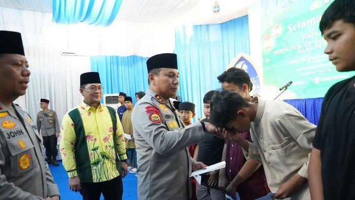 Kapolda Riau Safari Ramadan di Pelalawan: Pererat Silaturahmi dan Santuni Yatim - Update 1