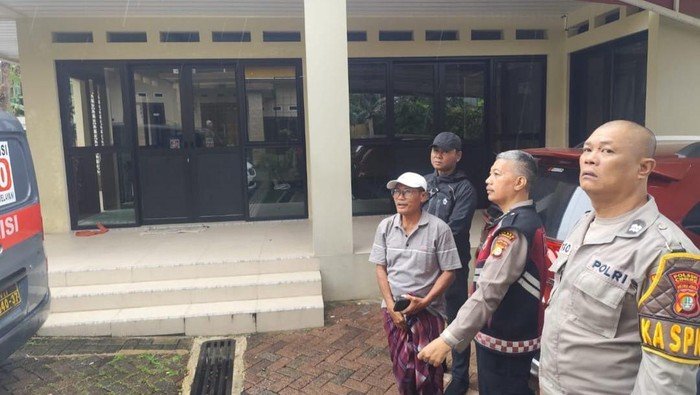 CCTV Tangkap Tindak Pencurian Sepeda saat Warga Fokus Salat Tarawih di Depok!