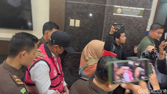 Rp 60 M Hilang, Bahtiar Mantan Pj Gubernur Sulsel Ditangkap dalam Skandal Bibit Nanas