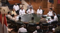 Prabowo Kumpulkan Menteri di Hambalang, Bahas Energi-Pangan Jelang Lebaran: Apakah Kebutuhan Pokok Terjamin?