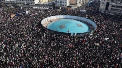 Solidariitas Masyarakat Iran: Ribuan Orang Bersumpah Setia pada Mojtaba Khamenei