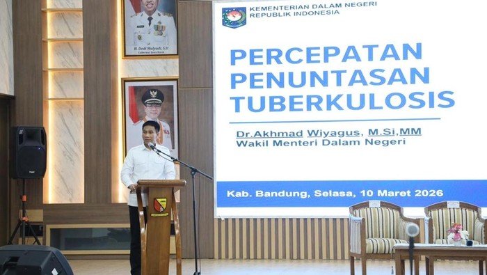 TBC Meneror Jawa Barat, Wamendagri Ingatkan Ancaman yang Tak Terlihat