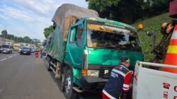 7 Kendaraan Tumbang, 2 Orang Menderita dalam Kecelakaan Beruntun Tol JORR