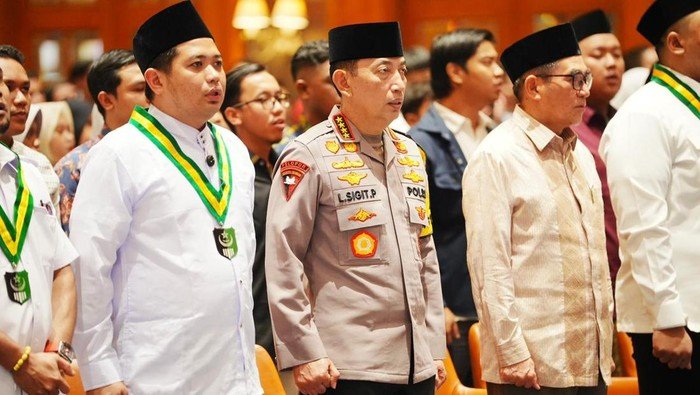 Kapolri Hadiri Buka Puasa Bersama PB SEMMI, Santuni Anak Yatim dengan Tulus