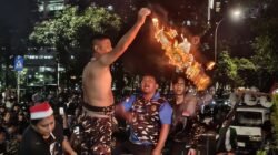 Reaksi Massa Banser Usai Yaqut Ditahan: Bakar Baju hingga Teriak ‘KPK Zalim’ – Update 1