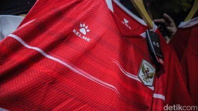 “Filosofi di Balik Jersey Baru Timnas Indonesia: Dewa atau Hantu?”