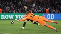 Chelsea Nggak Bisa Bersaing kalau Kipernya Masih Gini-Gini Aja: Analisis Jamie Carragher Setelah Kekalahan dari PSG