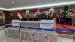 **Kejari Jakbar Setor Rp 503 M ke Negara dari Kasus Judol Oei Hengky Wiryo**