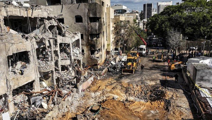 Iran Serang Israel dengan Rudal, Sirene Tel Aviv Berdentangan