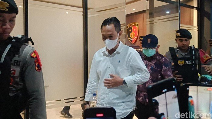 Bupati Cilacap Syamsul Auliya Kena OTT KPK Bareng Sekda: Skandal或 Korupsi Berkepanjangan?