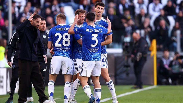 Fabregas Marah Kalau Pemain Como Bahas Liga Champions, Namun Klub I Lariani Tetap Menjanjikan Musim Ini