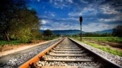 1. “Mobil Ringsek Usai Tertemper KRL di Bogor, 1 Orang Luka-Luka”