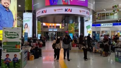 Rindu Keluarga, Pemudik Ini Rela Lewat Surabaya demi Pulang ke Medan: Kisah Perjuangan yang Mengharuhati