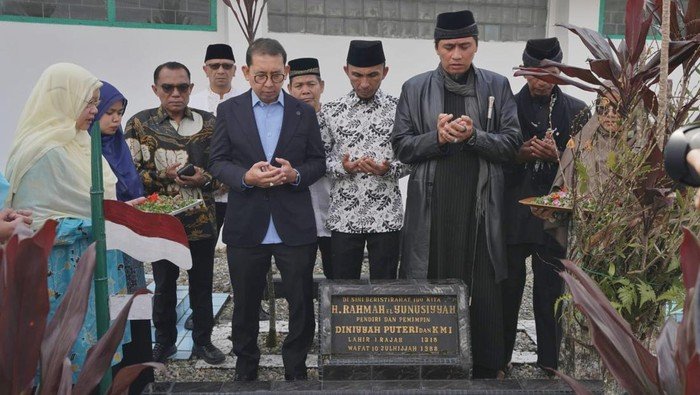 Napak Tilas Jejak Rahmah El Yunusiyyah, Menbud Soroti Pendidikan Perempuan - Update 1