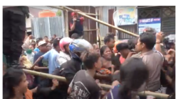 Viral! Pembagian Zakat Rp50 Ribu di Gresik Berujung Kericuhan, Diduga karena Antrean Panas