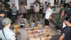 **600 Botol Miras Disita dari Warung Nakal di Cibinong, Bogor: Razia TNI-Polri dan Satpol PP Berbuah Manis**
