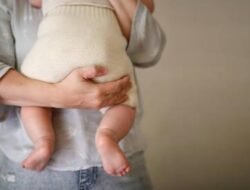 Stop Cium-Peluk Bayi saat Lebaran! Kata Dokter Anak, Bisa Begini Risikonya – Update 1