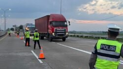 **Duh! Masih Ada Truk Melintas saat Pembatasan di Arus Mudik: Fakta dan Analisis**