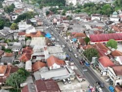 **Polisi Gelar Drone Monitor Jalur Puncak Bogor, Tangani Arus Libur Lebaran!**
