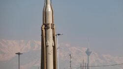 Rudal Canggih Sejjil Milik Iran Akhirnya Meluncur ke Israel: Ancaman atau Pemicu Perang?