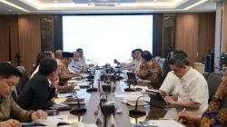 “Airlangga-Purbaya Bicara di Rapat Sejumlah Menteri, Fokus Efisiensi Anggaran!”