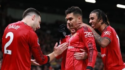 Leny Yoro: Pemain Manchester United Berusaha Menjaga Casemiro di Old Trafford