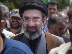“Terkuak Kabar Mojtaba Khamenei Terluka hingga Dioperasi di Rusia: Misteri Kesehatan Pemimpin Terkuak”