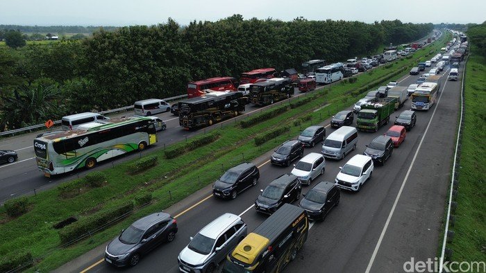 **Arus Kendaraan di Tol Cipali Capai 36 Ribu, Belum Ada Tren Naik**