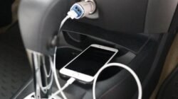 **Benarkah Sering Ngecas HP di Mobil Bikin Aki Soak? Edisi Auto2000**