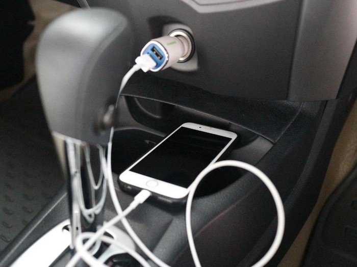 **Benarkah Sering Ngecas HP di Mobil Bikin Aki Soak? Edisi Auto2000**