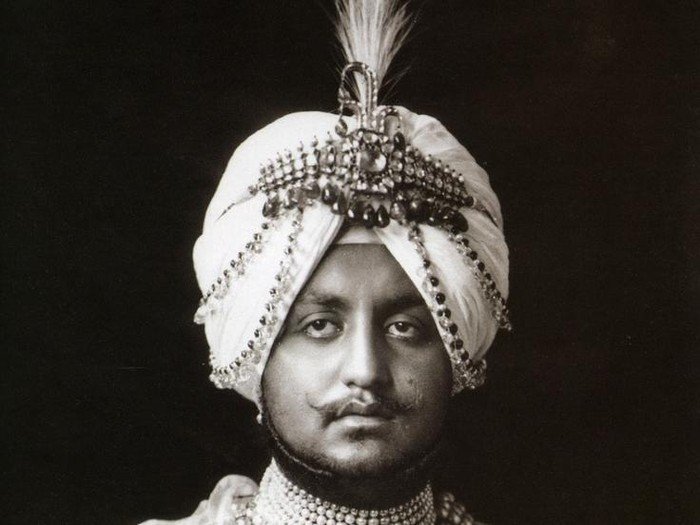 **Raja Mewah dengan 350 Selir dan Koleksi Rolls-Royce: Kisah Maharaja India yang Mengejutkan**