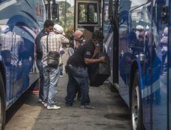 Kemenhub Catat Keberangkatan 7,7 Juta Pemudik, Angkutan Umum Jadi Pilihan Utama!